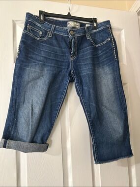 BKE DENIM Women's Mid-Dark Blue Cropped Jeans size 32
